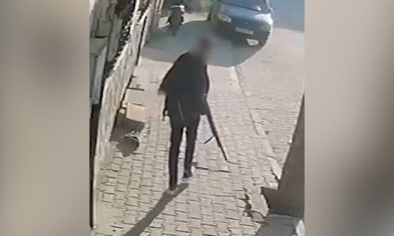 شاهد.. طالب يفتح النار قرب مدرسة في تركيا ويصيب 11 طالبًا