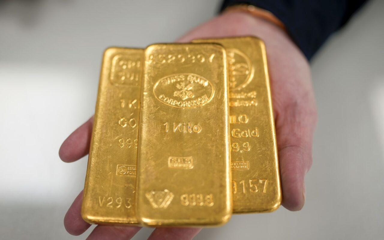 مصر: تراجع الدولار يضغط على أسعار الذهب