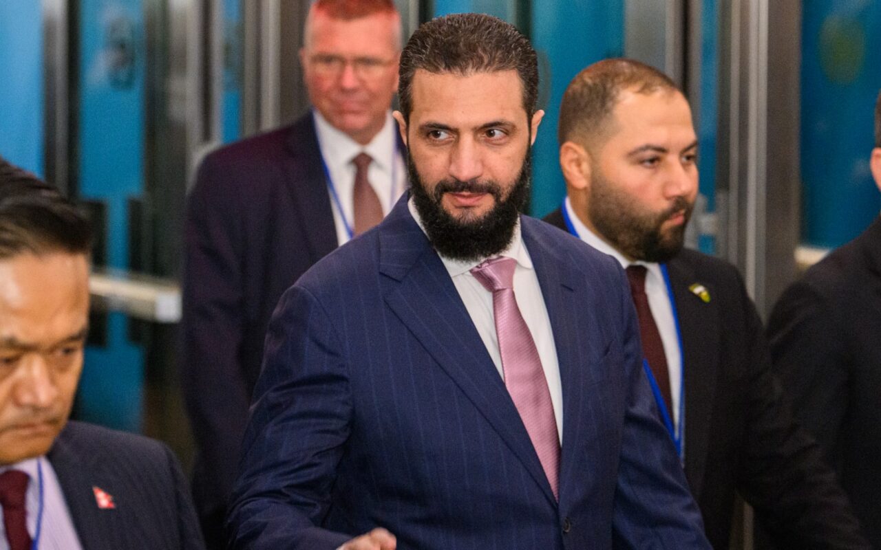 “لماذا لا تعطيهم نيوجرسي؟”.. أحمد الشرع يتحدث عن مزحة مع ترامب بشأن الجولان