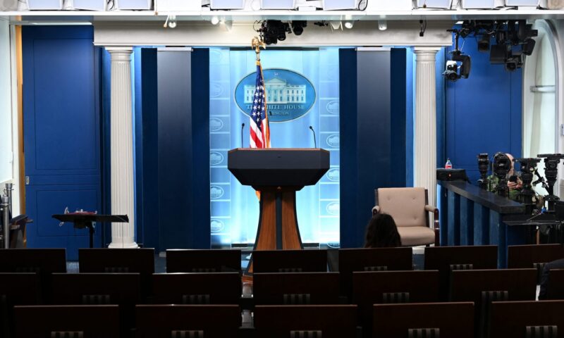 جلسة استماع “ساخنة” بشأن “حظر ترامب” لـCNN وMSNBC وPolitico.. ماذا دار في المحكمة؟