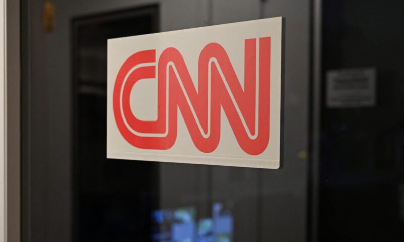 قاضي أمريكي يأمر إدارة ترامب بإعادة دخول شبكتي CNN وMS NOW وموقع Politico إلى البيت الأبيض