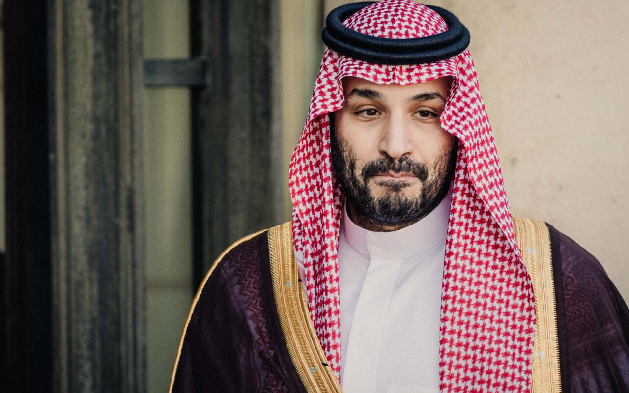 محمد بن سلمان يعزي محمد بن راشد هاتفيا في وفاة شقيقه