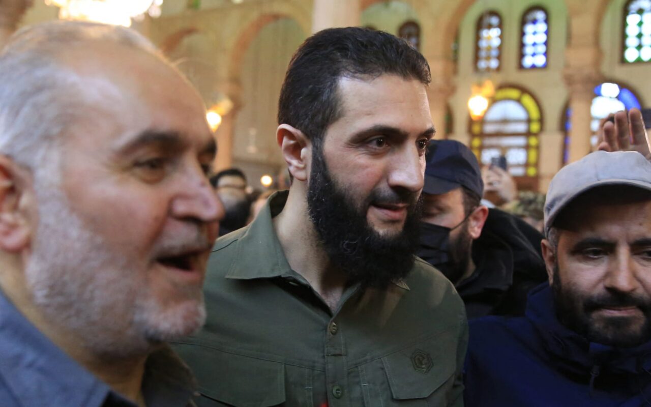 فيديو متداول لـ”شتائم من فلسطينيين لأحمد الشرع”.. ما حقيقته؟