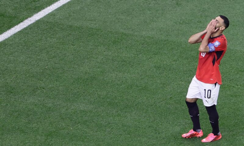 هذا ما فعله محمد صلاح بعد “تعثر” منتخب مصر أمام أنجولا