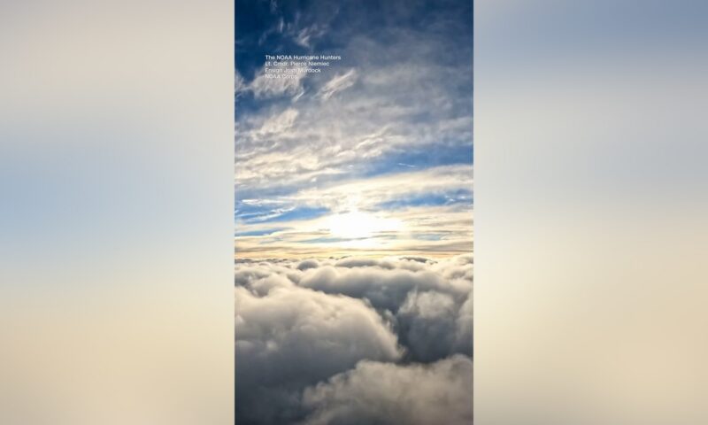 شاهد من الجو.. سحب إعصار نولو تتمدد على بُعد 483 كيلومتراً من هاواي