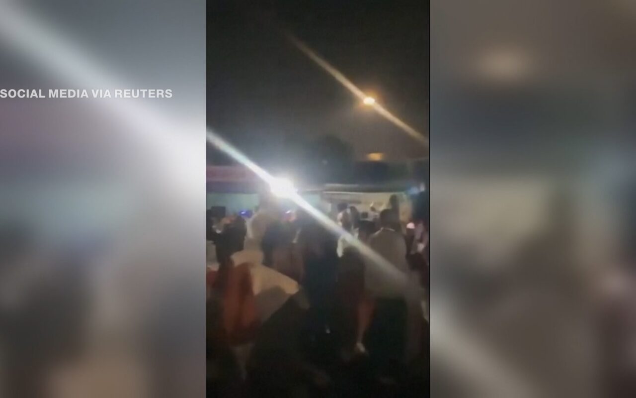 شاهد.. إطلاق نار جماعي يحول حانتين إلى ساحتي قتل في جنوب إفريقيا