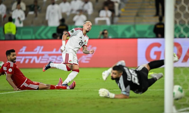 “السلاح الفتاك” لمنتخب الإمارات.. من هو جيلهيرمي بالا الذي خطف الأضواء في مواجهة البحرين؟