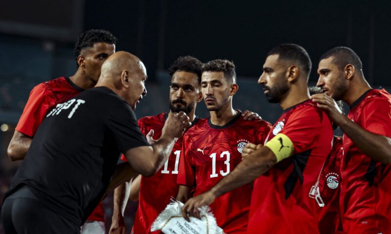 حسام حسن يكشف حقيقة خلافه مع صلاح.. ويوضّح: الشناوي أخ وابن لي