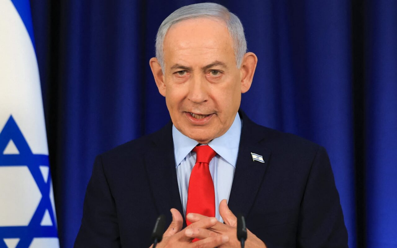 مستوطنون إسرائيليون يطردون عائلة فلسطينية من منزلها مجددًا.. ونتنياهو يعلق