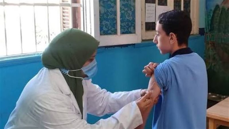 أبرزها الحساسية الشديدة والحمى، أهم موانع الحصول على تطعيمات المدارس