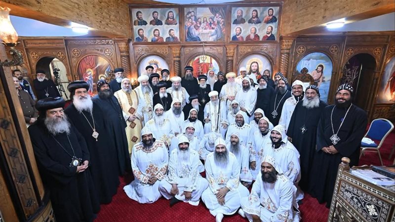 «حكاية أثر ولسه عايش بينا»، البابا تواضروس يفتتح الكنيسة الأثرية بدير أبوفانا بملوي (صور)