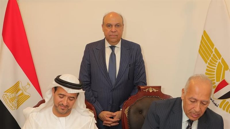 الحفني يشهد توقيع مذكرة تفاهم بين إيركايرو ومجموعة أبوظبي للطيران