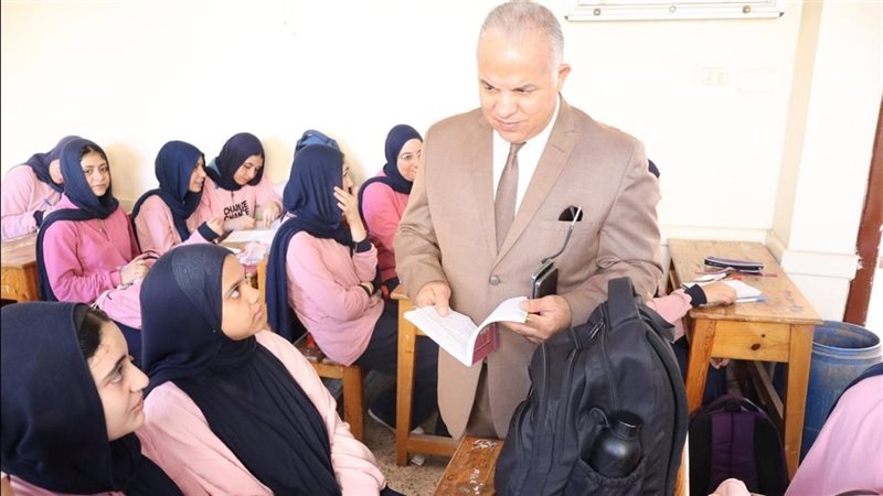 وكيل تعليم الدقهلية يتابع انتظام الدراسة بمدارس شربين