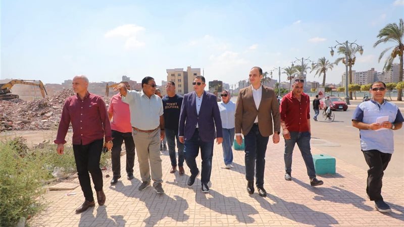 محافظ دمياط يتفقد إزالات كورنيش الأعصر والالتزام بمعايير التطوير