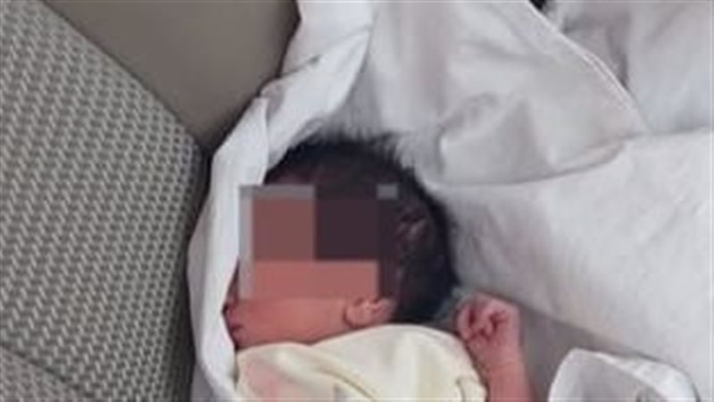 كنت عايزة حد ينقذها، ربة منزل تكشف سبب إلقاء رضيعتها داخل مقلب قمامة بعين شمس