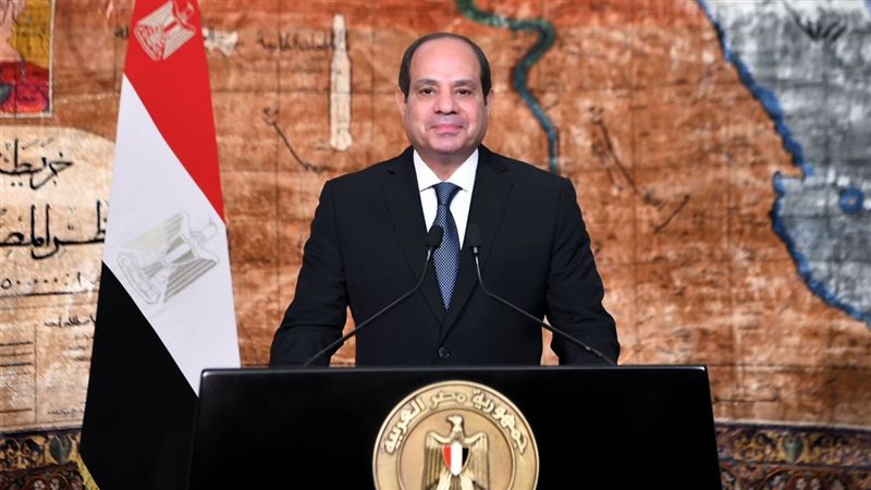 السيسي يوجه بالنظر في اختيار عدد من خريجي دورة الهيئات القضائية للحصول على زمالة كلية الدفاع الوطني
