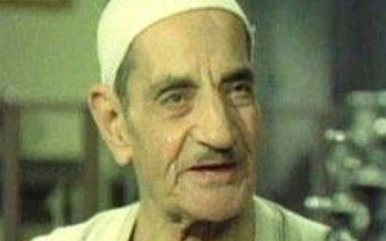 فى ذكراه.. عبد الوارث عسر دخل المستشفى حزنا على زوجته وحفيده فنان شهير رحل منذ أيام