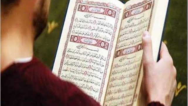 في المواصلات.. دار الإفتاء توضح ماذا تفعل عند آية سجدة التلاوة