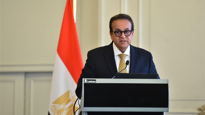 ابنته ولدت في أمريكا، خالد عبد الغفار يدعو المصريين بالخارج للعلاج في مستشفياتنا.. هل يثق الوزير فيما يطلبه منهم؟