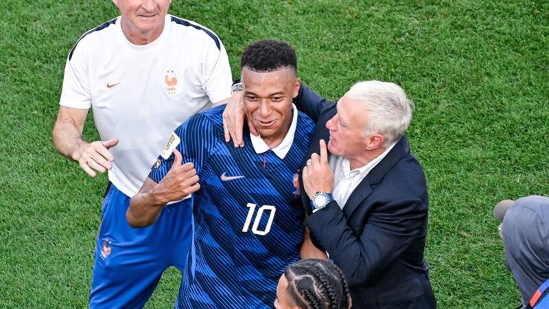 تقارير فرنسية تكشف تفاصيل رفض ديشامب تدريب منتخب تركيا
