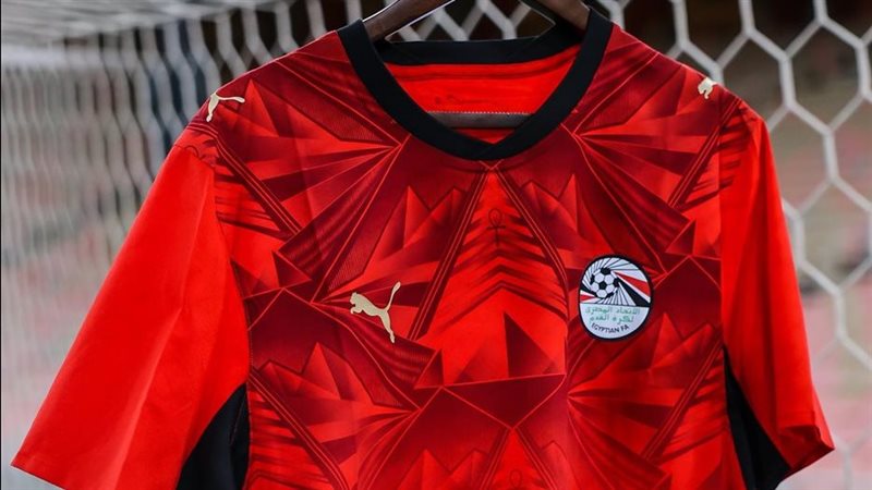منتخب مصر بالقميص بالأحمر وجنوب السودان بالأبيض