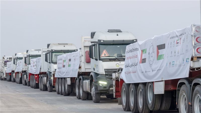 تحمل 533 طنا من المساعدات، عبور 5 قوافل إماراتية إلى غزة