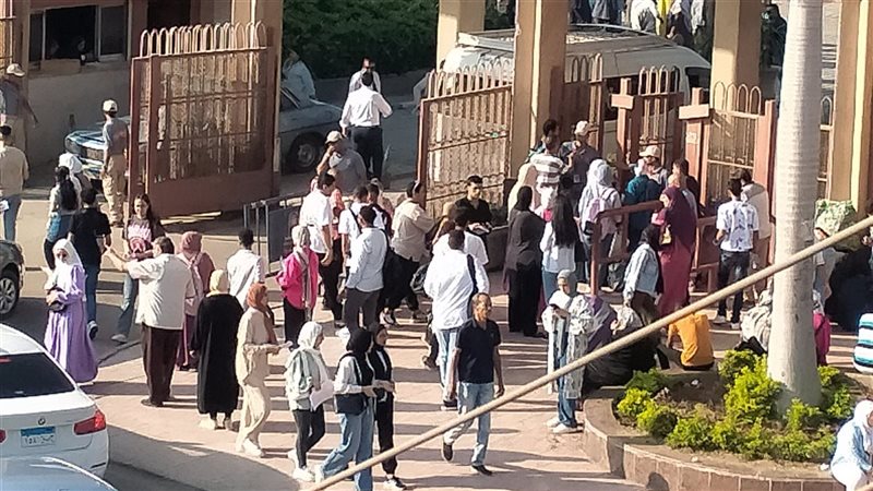 إقبال كثيف من طلاب جامعة العاصمة باليوم الأول للعام الدراسي (صور)