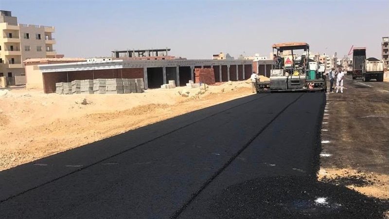 وزيرة الإسكان تتابع موقف أعمال الطرق والمرافق والخدمات بمناطق «بيت الوطن» في المدن الجديدة