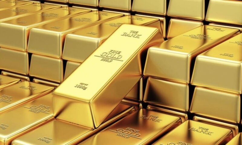 الذهب يهبط مع ترقب المتعاملين بيانات الوظائف الأميركية
