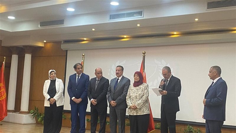 بالتعاون بين وزارة العمل وصناعة الملابس، إطلاق مبادرة “اعرف حقك والتزامك”