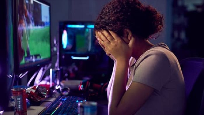 بعد تحرك الأعلى للإعلام.. الحبس 6 أشهر عقوبة انتهاك حرمة الحياة الخاصة