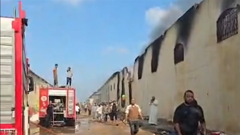 إخماد حريق مصنع الأحذية بالقنطرة غرب وإجراء عمليات التبريد