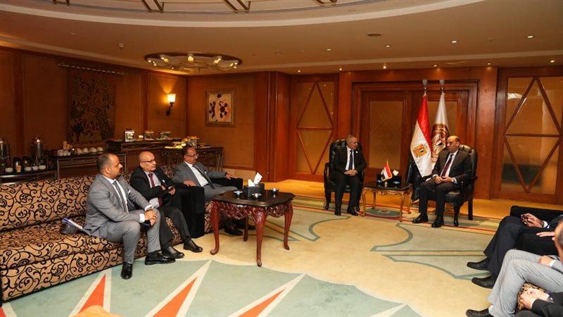 وزير العمل يلتقي نظيره اليمني لبحث تعزيز التعاون في التشغيل والتدريب وتأهيل العمالة