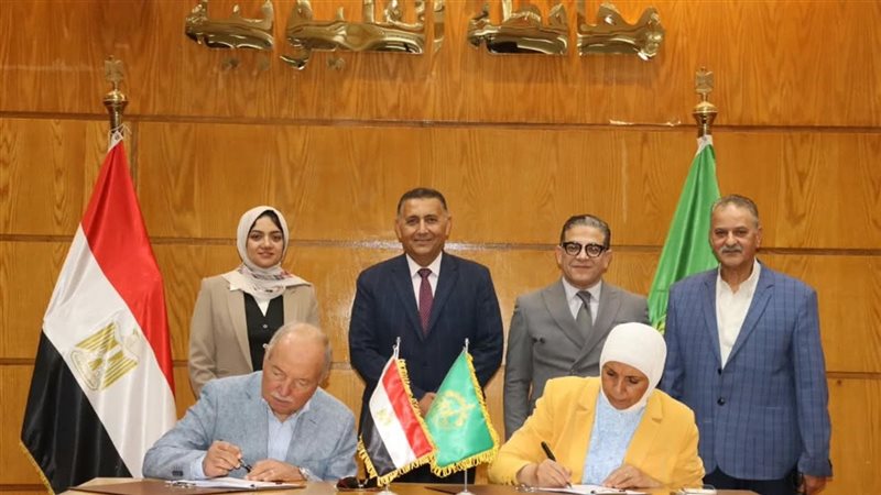 محافظ القليوبية يوقع عقد استغلال مكتبة المنار ببنها لتعظيم الاستفادة من أصول المحافظة