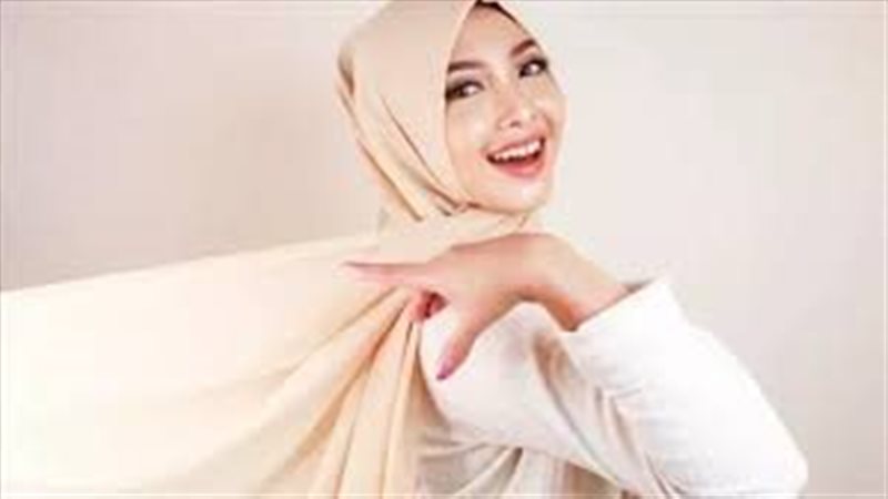 أمين الفتوى يوضح حكم كشف الوجه أمام الأقارب من غير المحارم (فيديو)