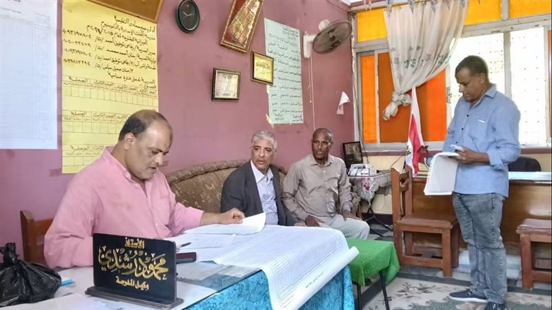 وكيل التعليم بقنا يقود فريق “الأتوبيس الطائر” للاطمئنان على الاستعدادات النهائية للعام الدراسي الجديد