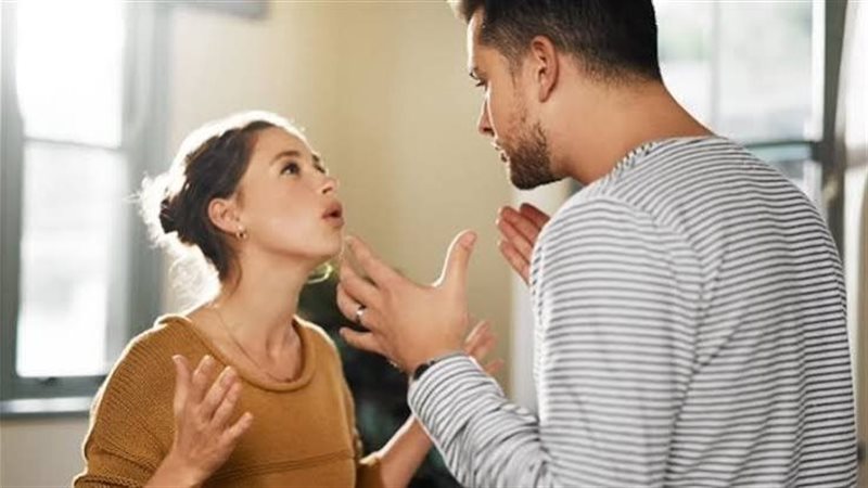 تفسير حلم العتاب في المنام وعلاقته بحل الخلافات مع الآخرين