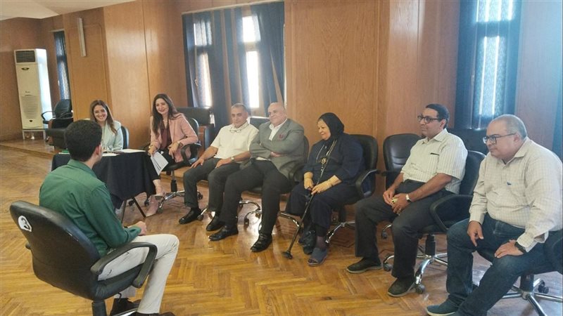 طب قصر العيني تجري مقابلات الطلاب المتقدمين لـ7 منح دراسية بـ«إلايبكا»