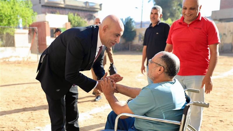 وزير التعليم لـ”معلم لغة عربية من ذوي الهمم”: “أنت بطل ونتشرف بوجودك”