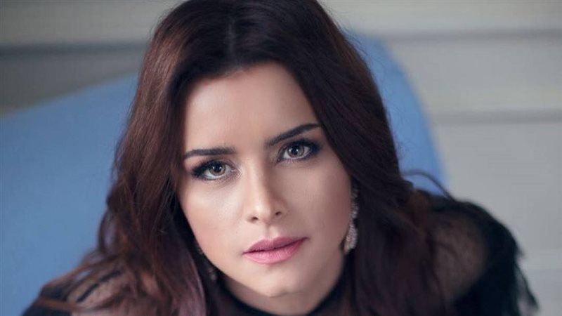 كيف تفاعل الجمهور مع ظهور نور اللبنانية لأول مرة بعد وفاة زوجها؟