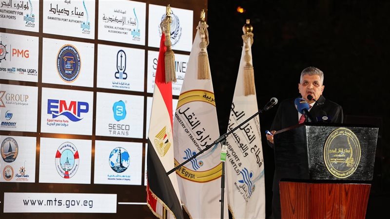 أسامة ربيع: قناة السويس أثبتت كفاءتها بتأمين سلاسل الإمداد العالمية رغم التحديات الدولية والإقليمية