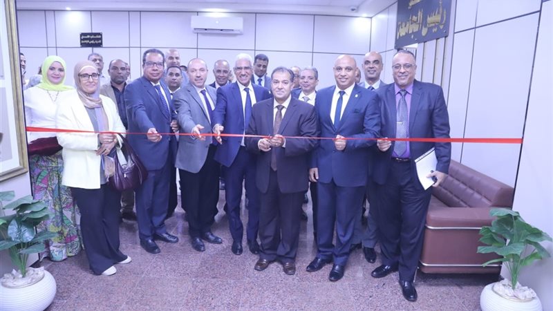 لتوثيق تاريخها، رئيس جامعة قنا يفتتح مشروع «الذاكرة المؤسسية» (صور)