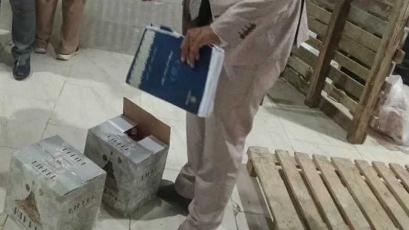 ضبط 2 طن زيوت طعام مجهولة المصدر داخل مصنعين في مركز بلبيس