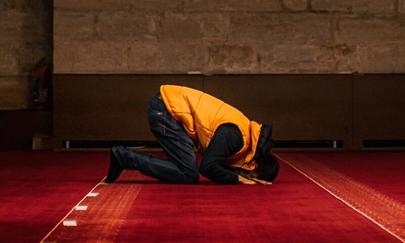 ما حكم صلاة الاستخارة للغير؟.. الإفتاء توضح