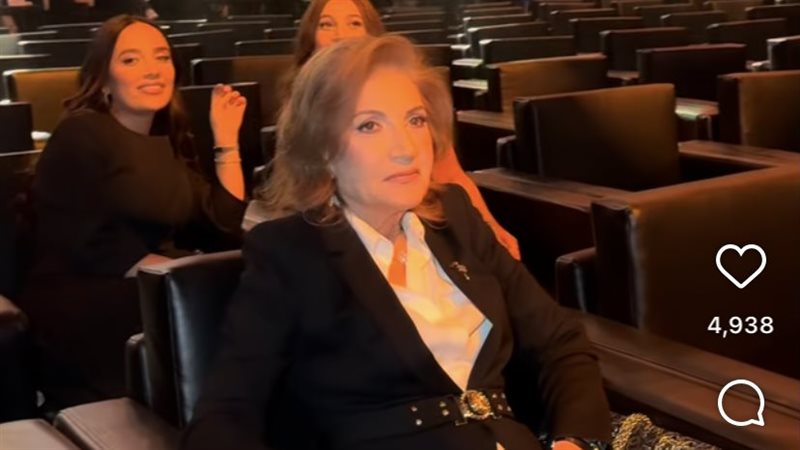 أسرة أصالة تدعمها في حفل سوريا، وظهور خاص لوالدتها (فيديو)