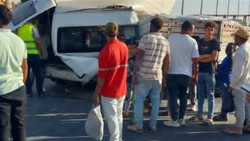 مصرع شخص ونجله وإصابة 11 في تصادم “ميكروباص” بسيارة ملاكي بطريق “زفتى – المحلة”