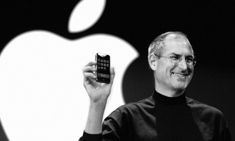 من أول آيفون إلى iPhone Duo.. رحلة 19 عامًا غيّرت تاريخ الهواتف الذكية