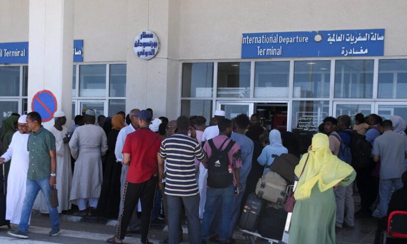 ارتفاع جديد بأسعار تذاكر الطيران في السودان مع تراجع قيمة الجنيه