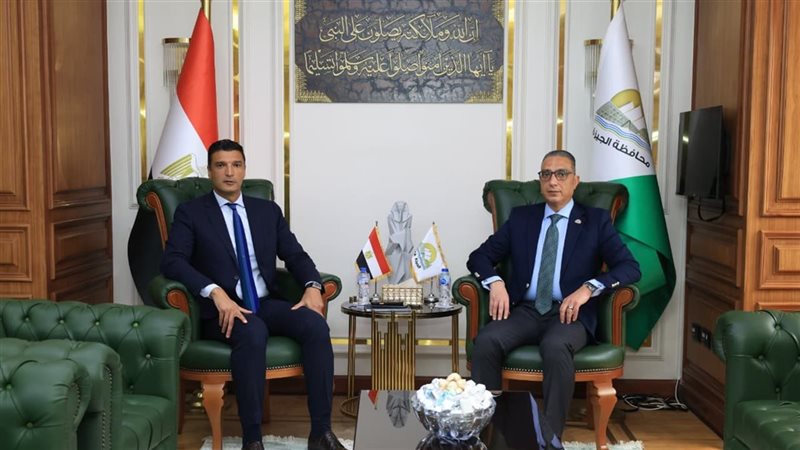 وزير الصناعة ومحافظ الجيزة يبحثان تقنين أوضاع المستثمرين بجرزا وعرب أبو ساعد