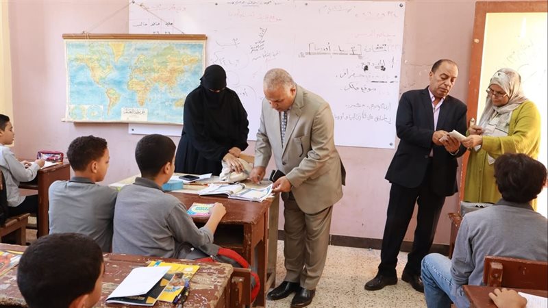 مدير تعليم الدقهلية يتابع انتظام الدراسة بمدارس ميت غمر وأجا